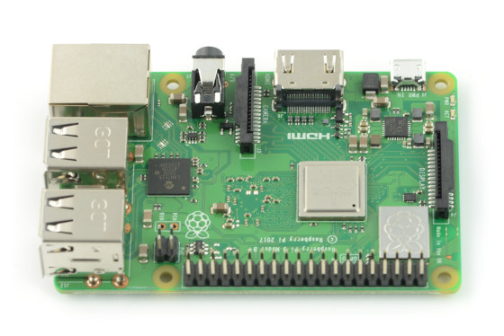 Nová deska Raspberry Pi ve verzi 3 Plus.