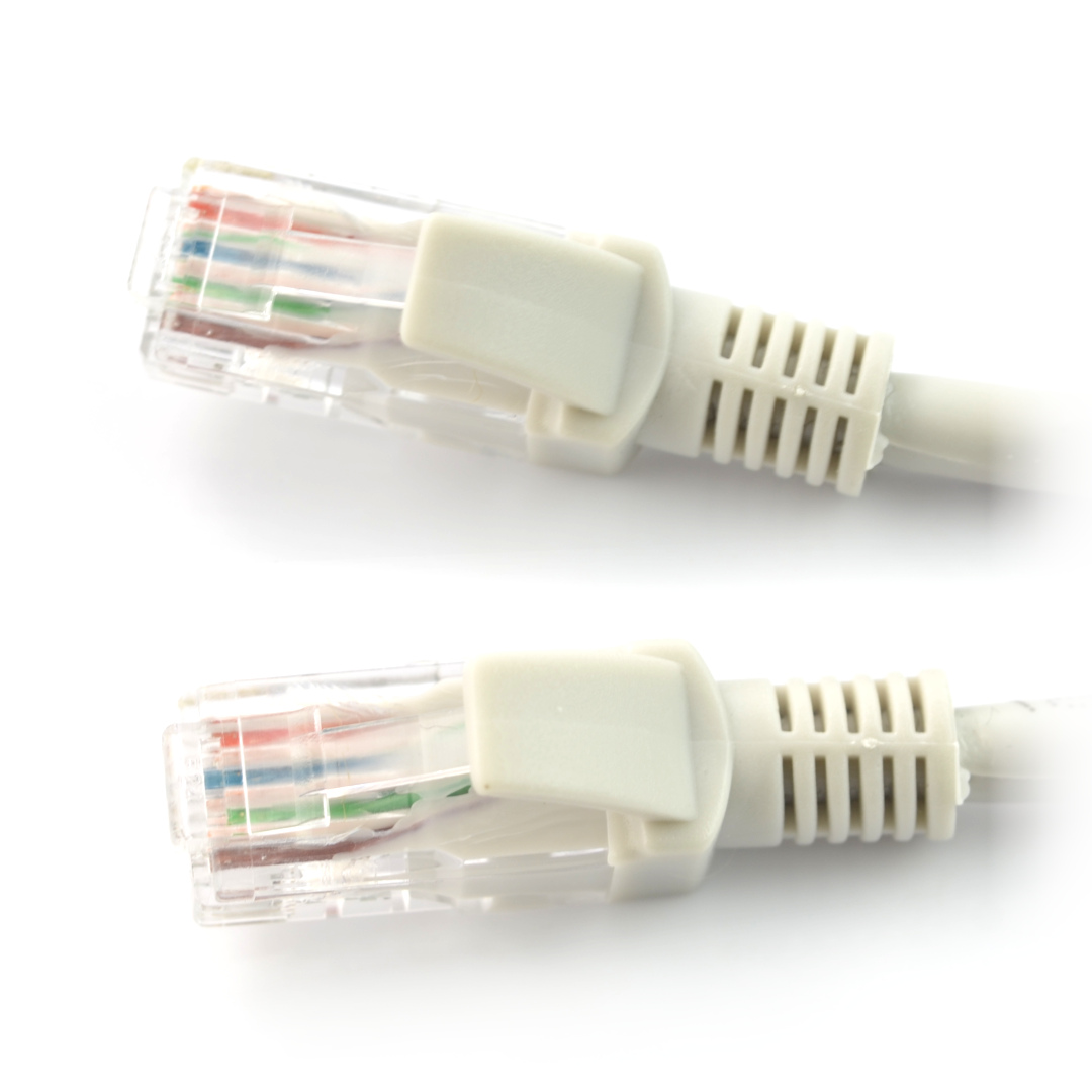 Síťový kabel - propojovací kabel Ethernet UTP 5e o délce více než 1 m umožňuje vytvořit připojení k internetu